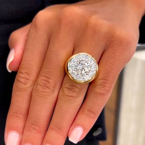 5.5 Carat Round Cut White Diamond Embedded Engagement Ring