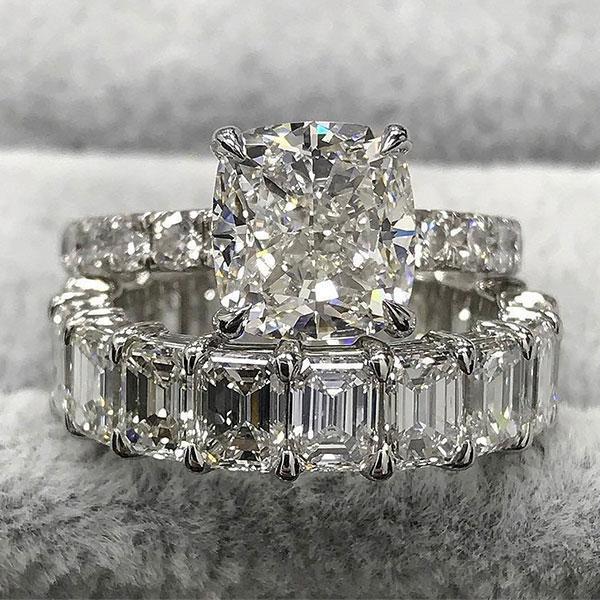 4 Prongs Emerald Cut Wedding Band & Cushion Cut Engagement Ring
