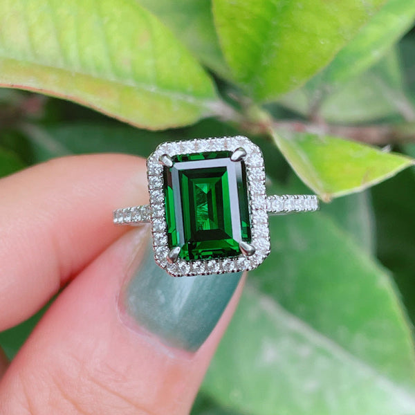 Gorgeous 2.5 Carat Halo Emerald Cut Women's Engagement Ring