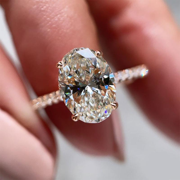 【#18】Precious Oval Cut Simulated Diamond Engagement Ring