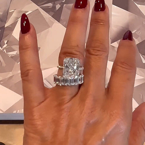 Exquisite Radiant Cut Wedding Ring Set in Sterling Silver