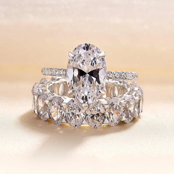 Stunning Oval Cut Simulated Diamond Wedding Ring Set in Sterling Silver