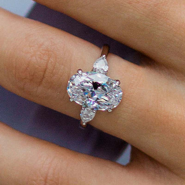 Sparkle 3.5 Carat Oval Cut Three Stone Engagement Ring for Women