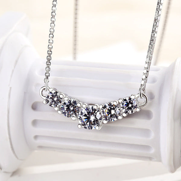 Special V-shaped Round Cut Necklace in Sterling Silver