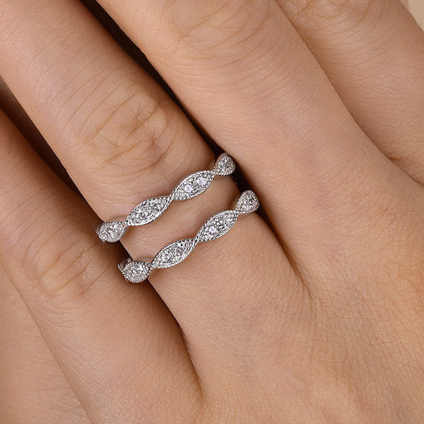 Vintage Round Cut Women's Wedding Band  in Sterling Silver